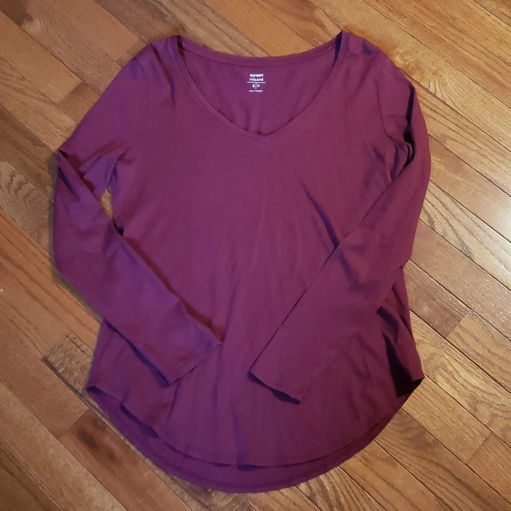 WOMENS OLD NAVY RELAXED FIT LONG SLEEVE TEE, SOFT, COMFY, NWOT SIZE SMALL - Picture 1 of 2